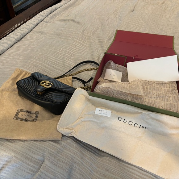 💯 Authentic Gucci Marmont shoulder bag. Mint condition - Picture 6 of 7